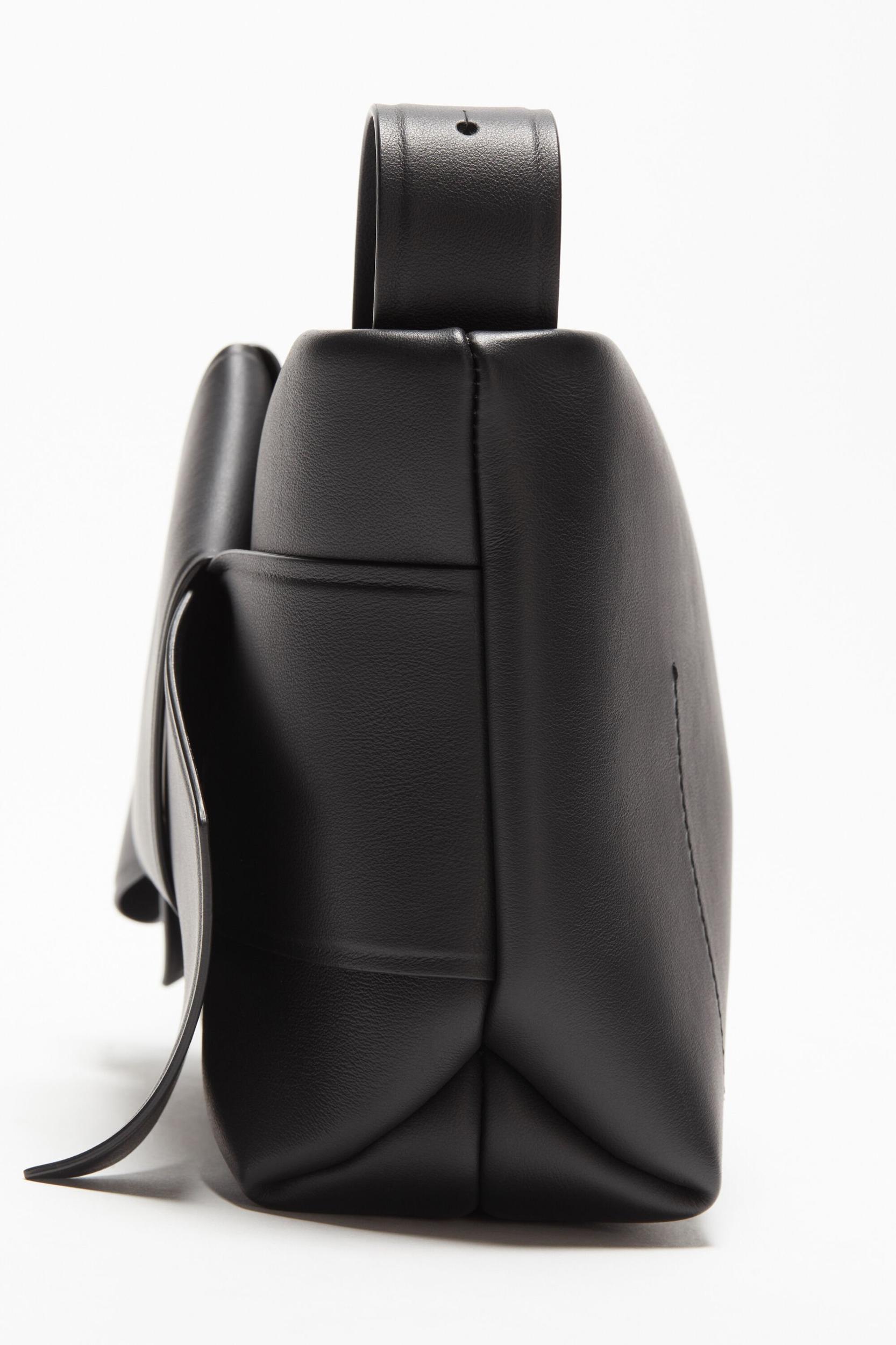 Musubi shoulder bag Product Image