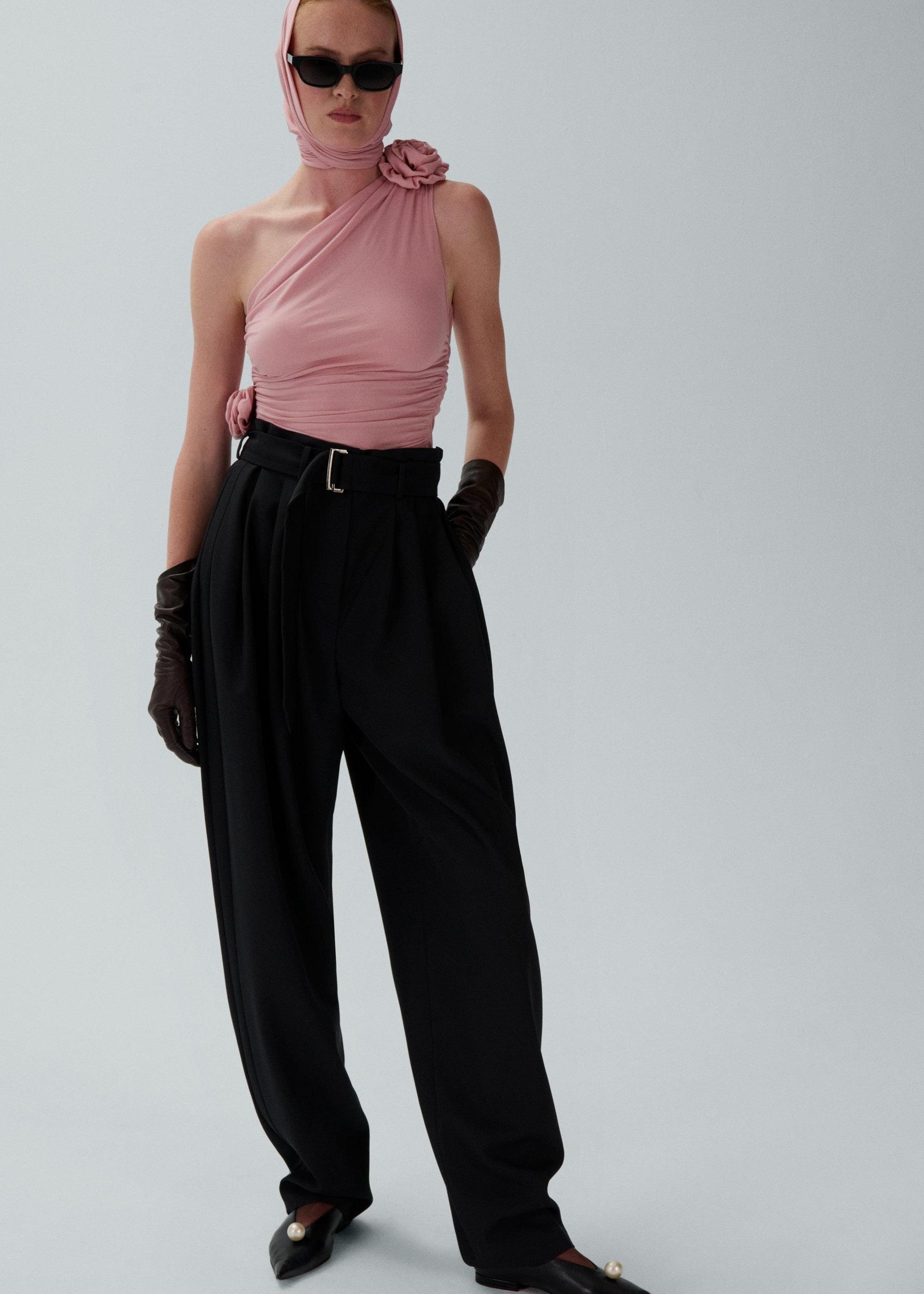 One-shoulder t-shirt in light pink Product Image