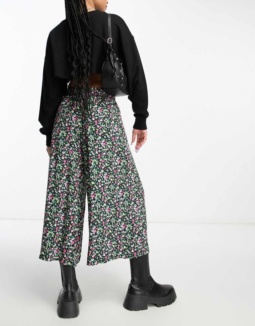 New Look Petite wide leg crop pants Product Image