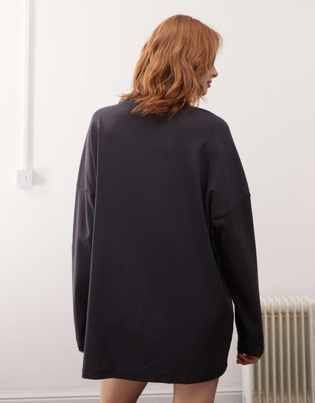 Noisy May oversized t-shirt dress with sample graphic in dark gray Product Image
