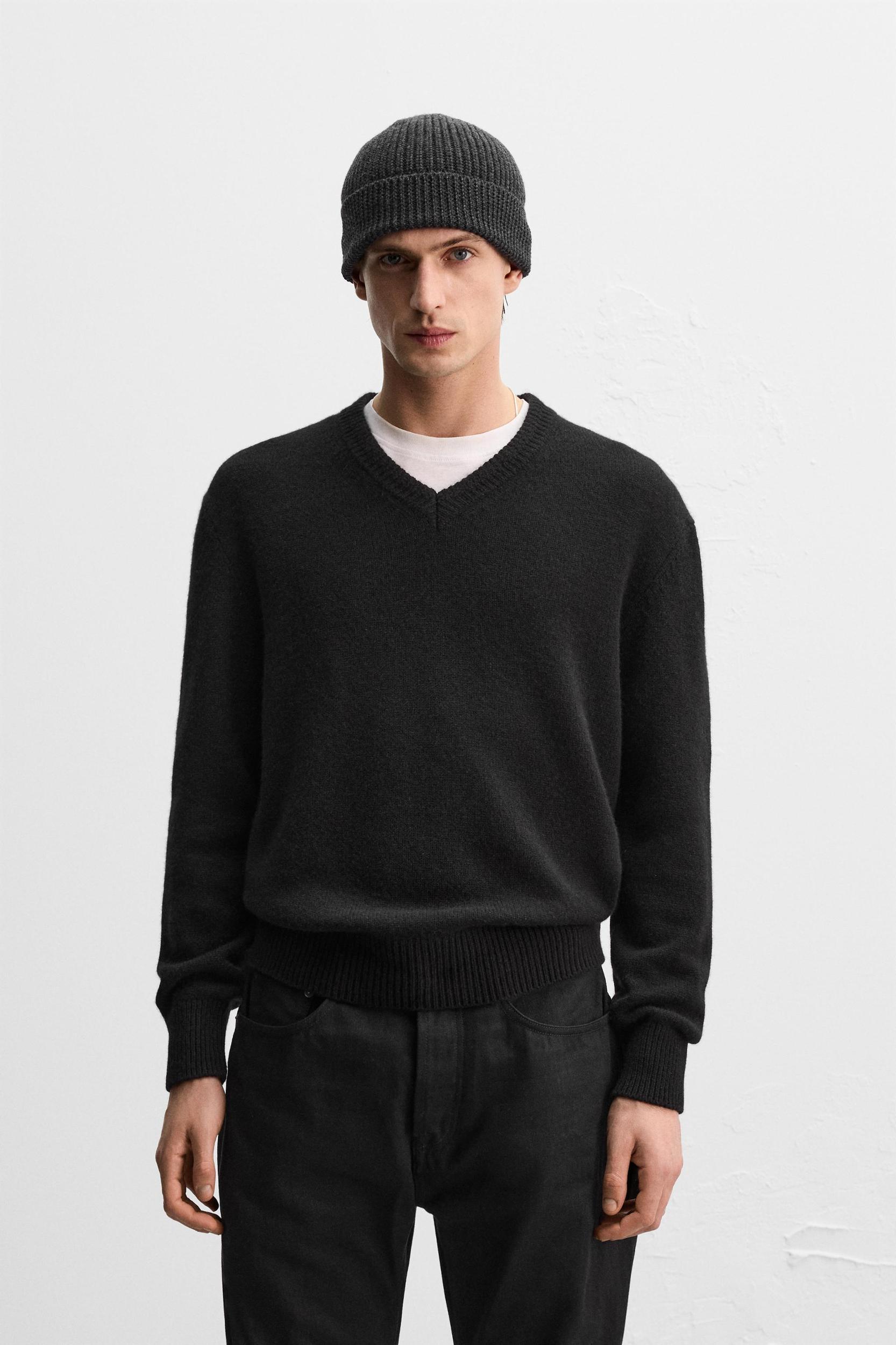 V-NECK CASHMERE SWEATER Product Image