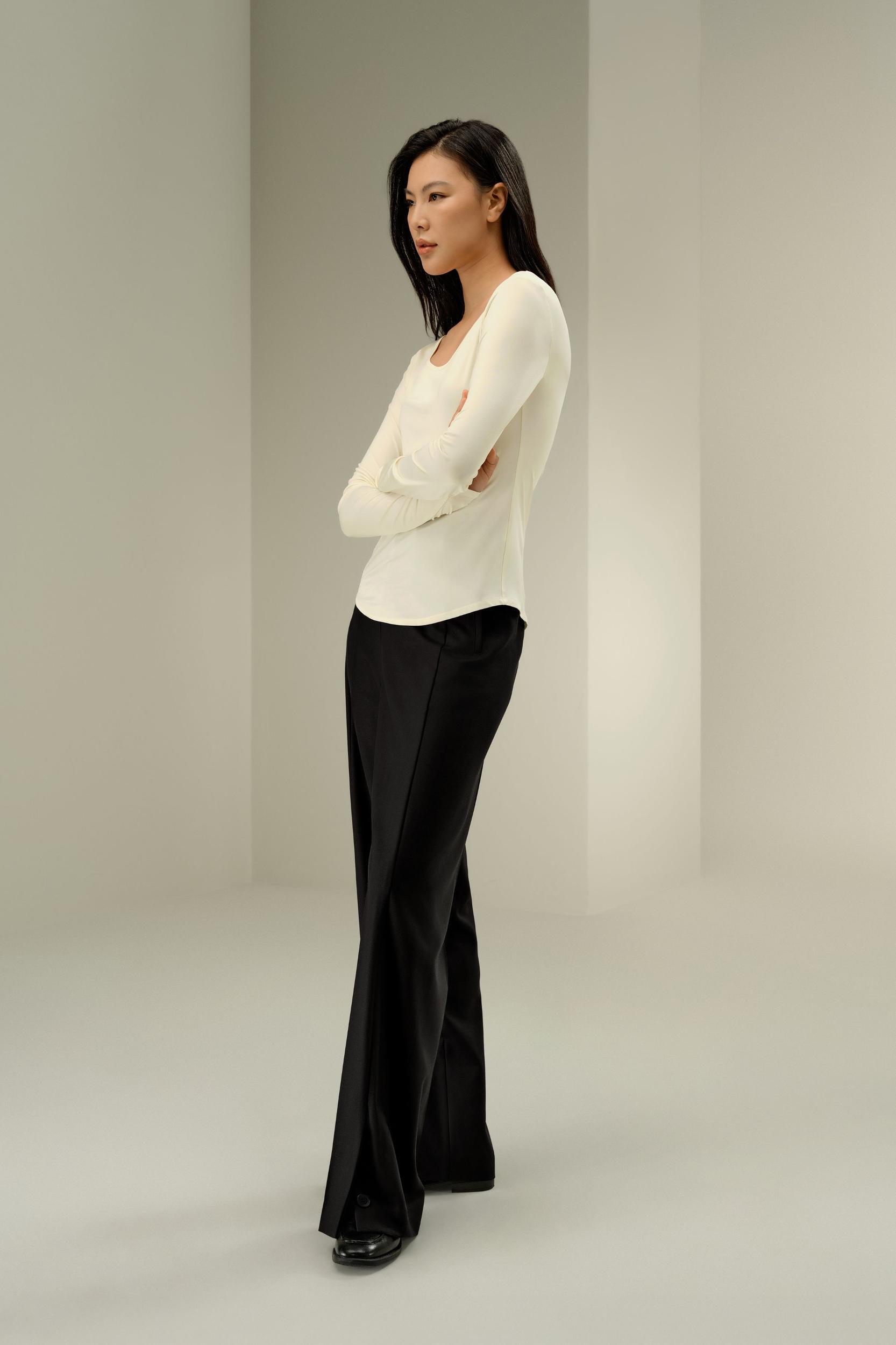 Scoop-Neck Pure Silk Slim Fit Top Product Image