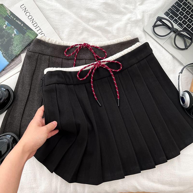 High Waist Contrast Trim Pleated Mini A-Line Skirt Product Image