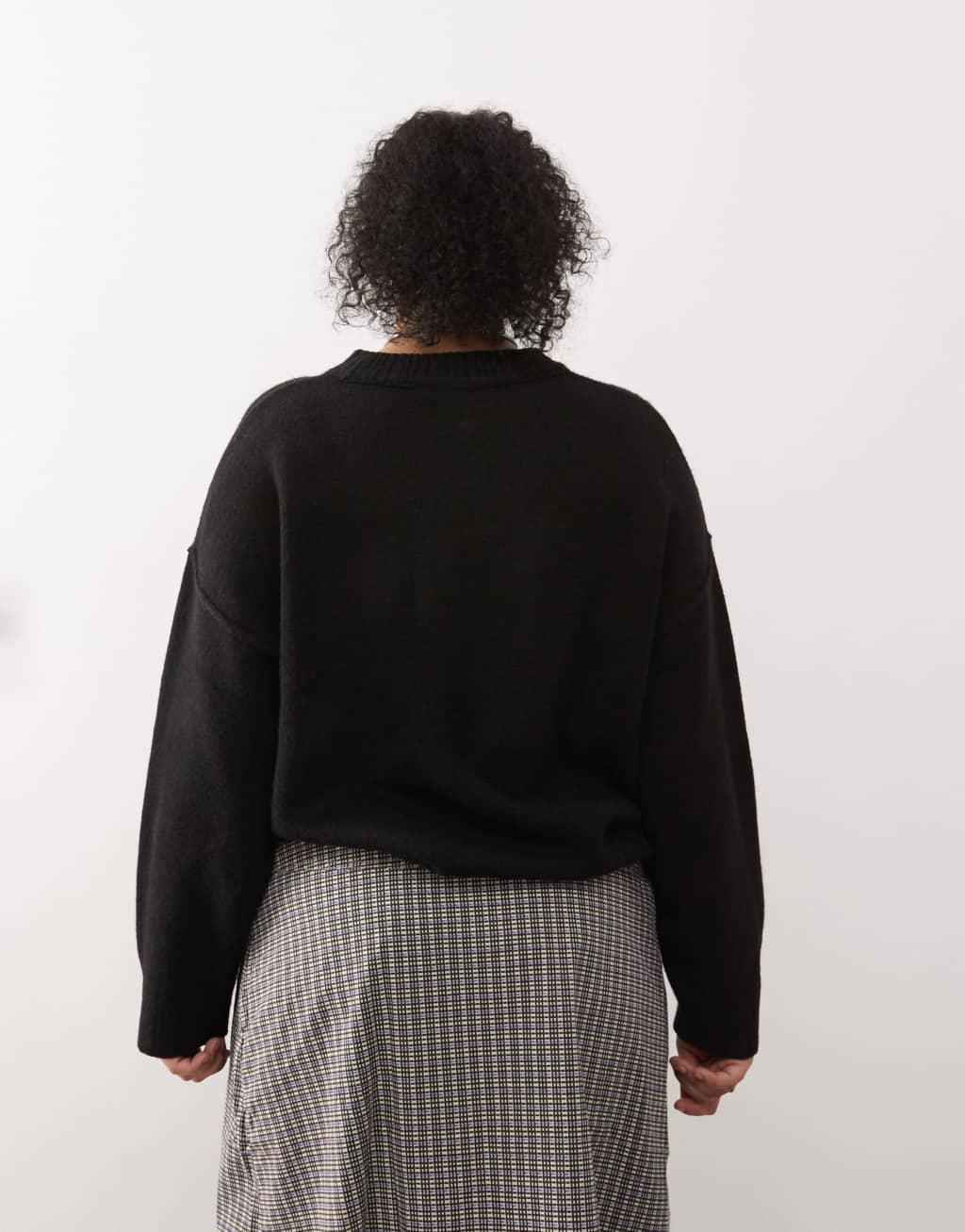 COLLUSION Plus crew neck sweater in black  Product Image