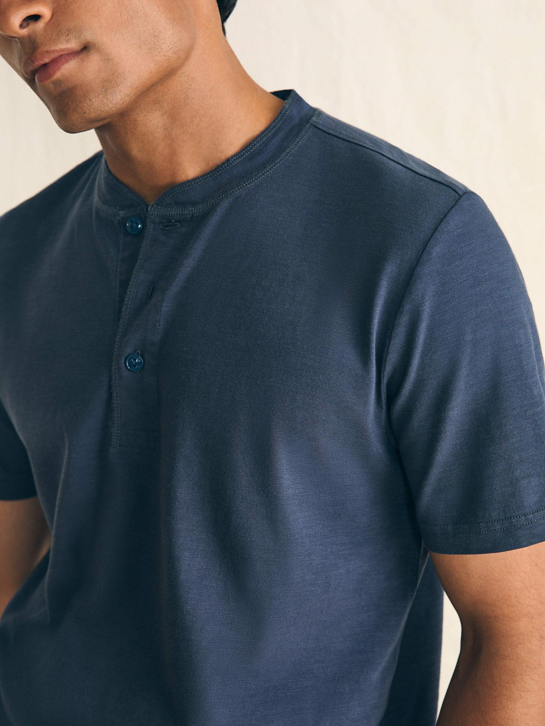 Short-Sleeve Sunwashed Henley - Dune Navy Male Product Image