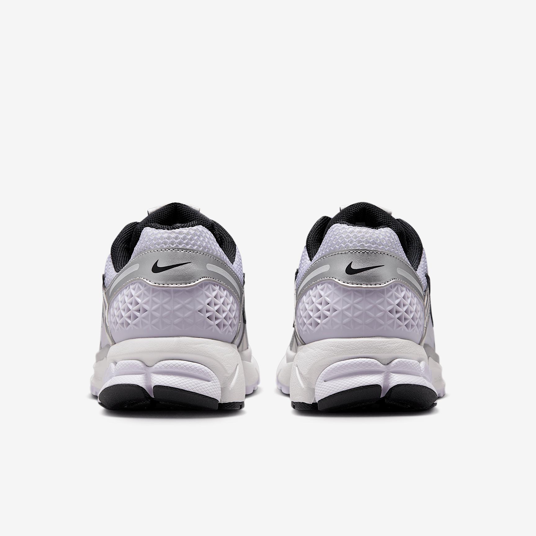 Nike Women's Zoom Vomero 5 Shoes Product Image
