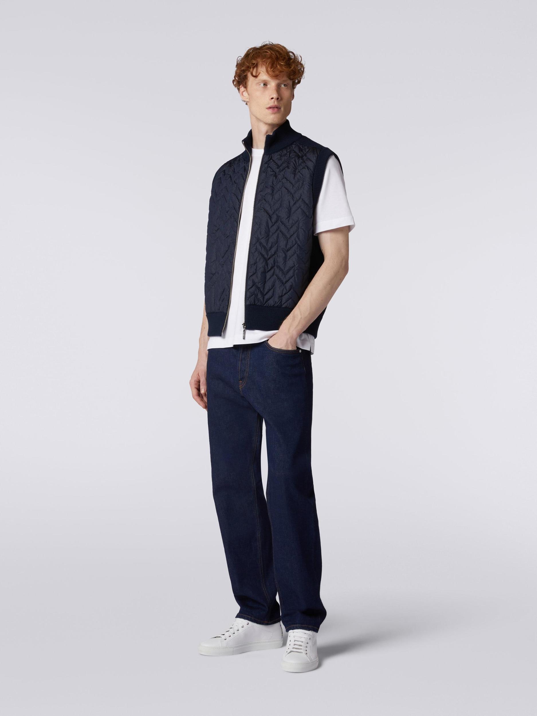 Zigzag stitched waistcoat with knitted back and piping Product Image
