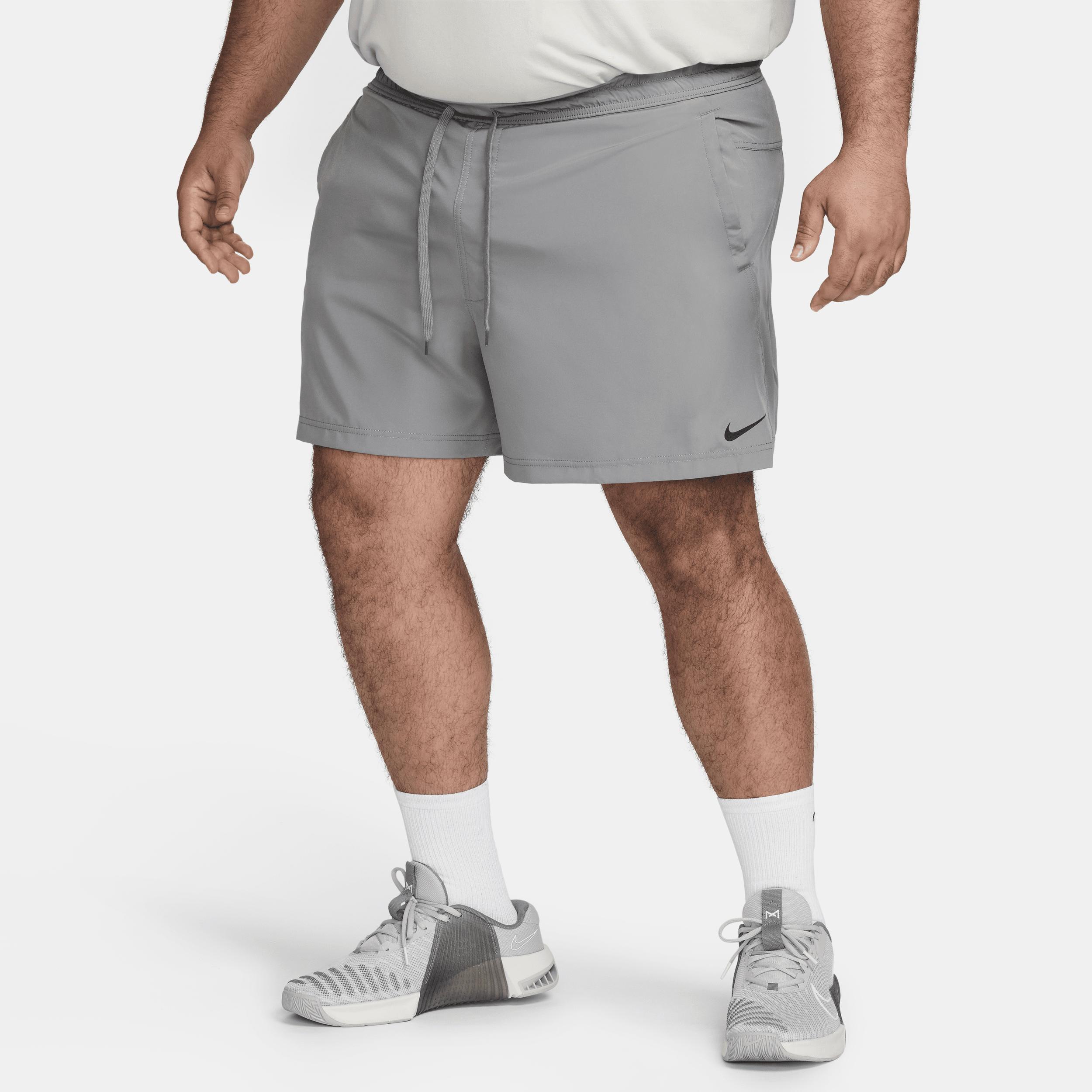 Nike Men's Form Dri-FIT 5" Unlined Versatile Shorts Product Image