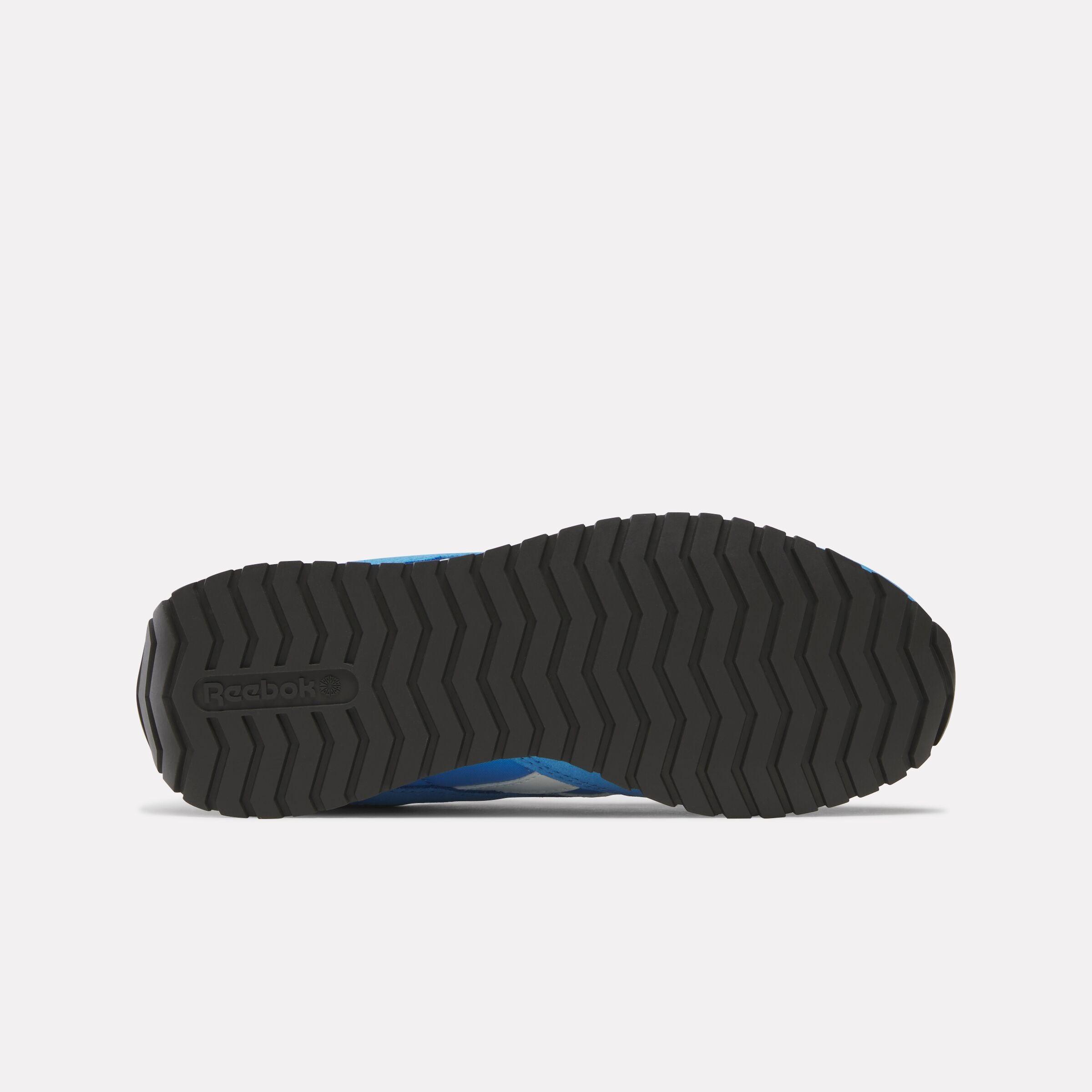 Women's Classic AZ Shoes Female Product Image