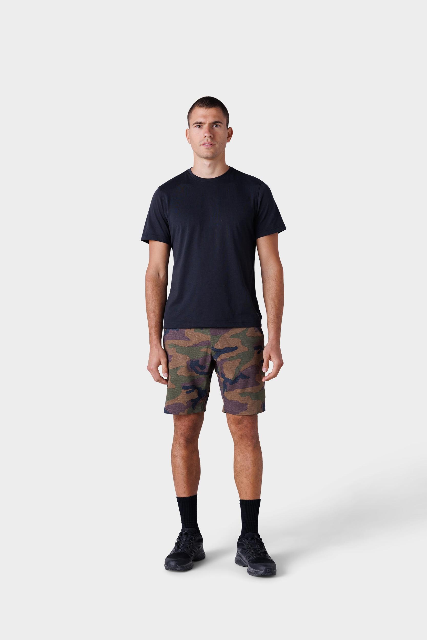 686 Men's Everywhere Hybrid Short Male Product Image