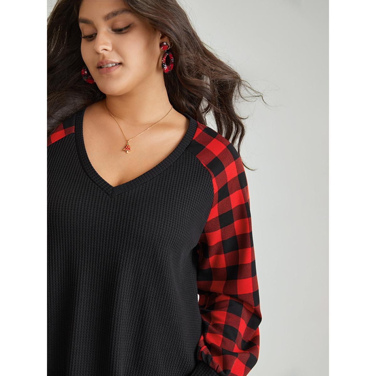 Plus Size Waffle Knit Plaid Patchwork Raglan Sleeve T-shirt Black Women Casual Waffle Knit Plaid V-neck Festival-Christmas T-shirts BloomChic 30/6X Product Image