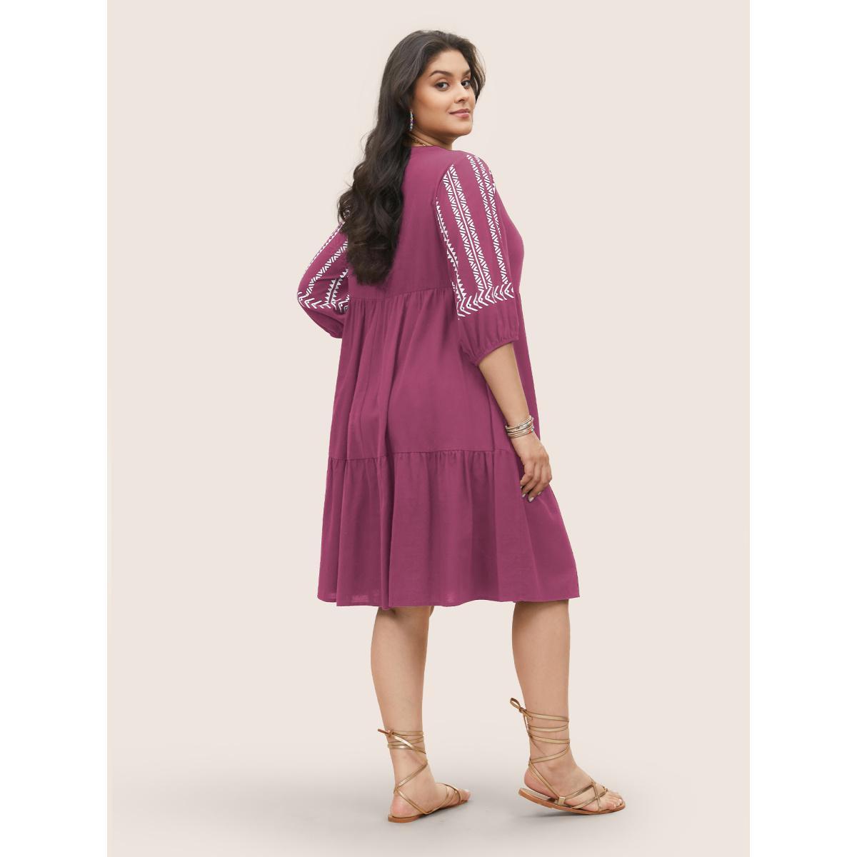 Plus Size Cotton Geometric Bandana Print Tassel Trim Dress Russet Women Resort Non V-neck Short sleeve Curvy Knee Dress BloomChic 26/4X Product Image