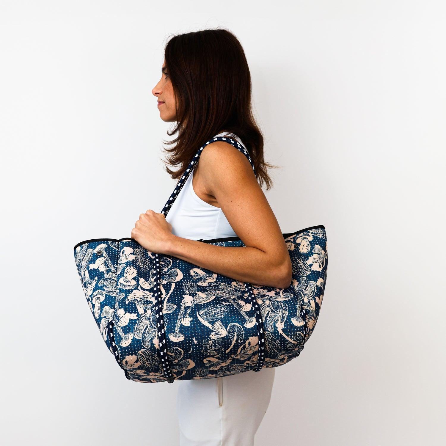 EVERYDAY TOTE SHROOMS TEAL Product Image