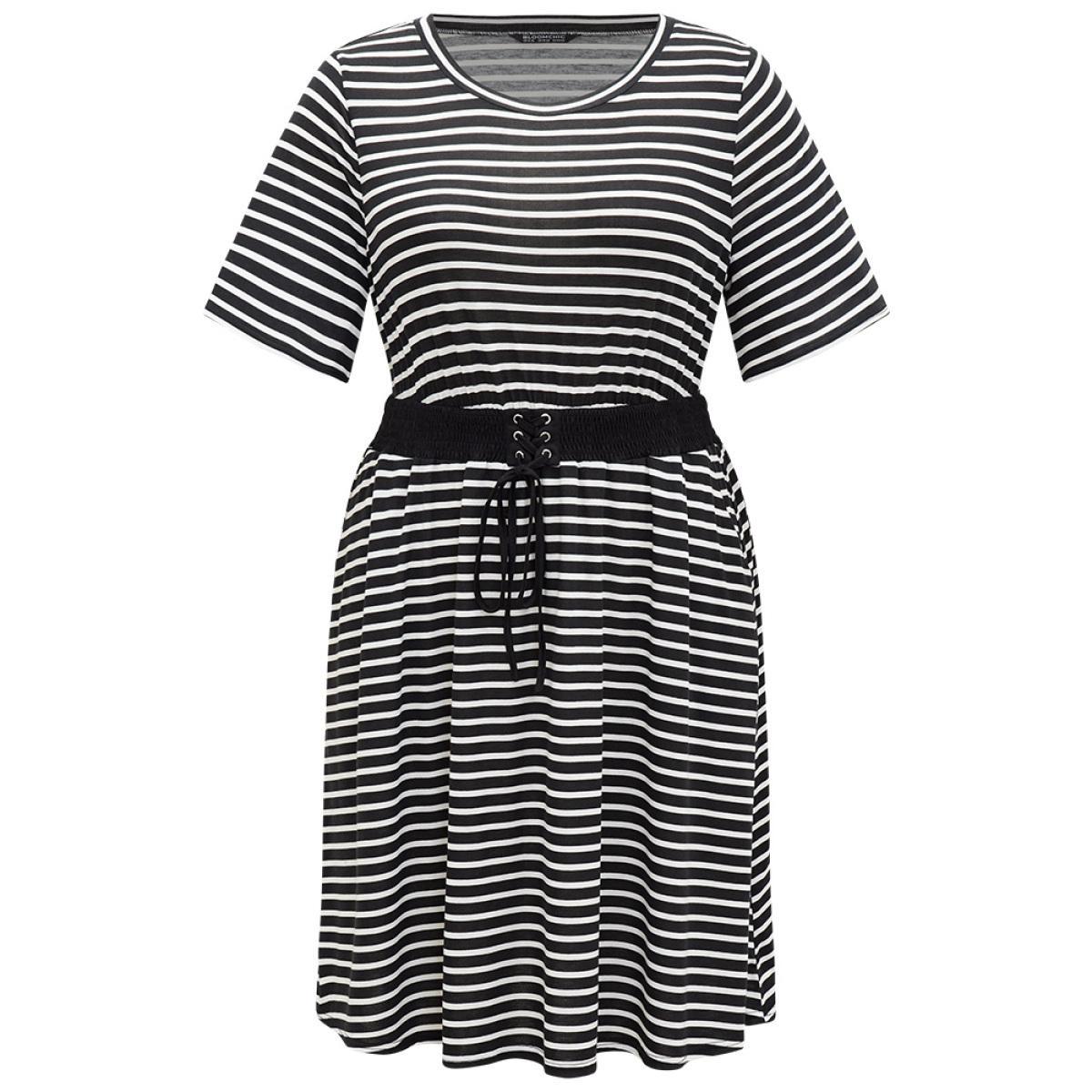 Plus Size Halloween Striped Patchwork Pocket Round Neck Ties Dress Black Women Casual Contrast Round Neck Short sleeve Curvy Midi Dress BloomChic 28/5X Product Image