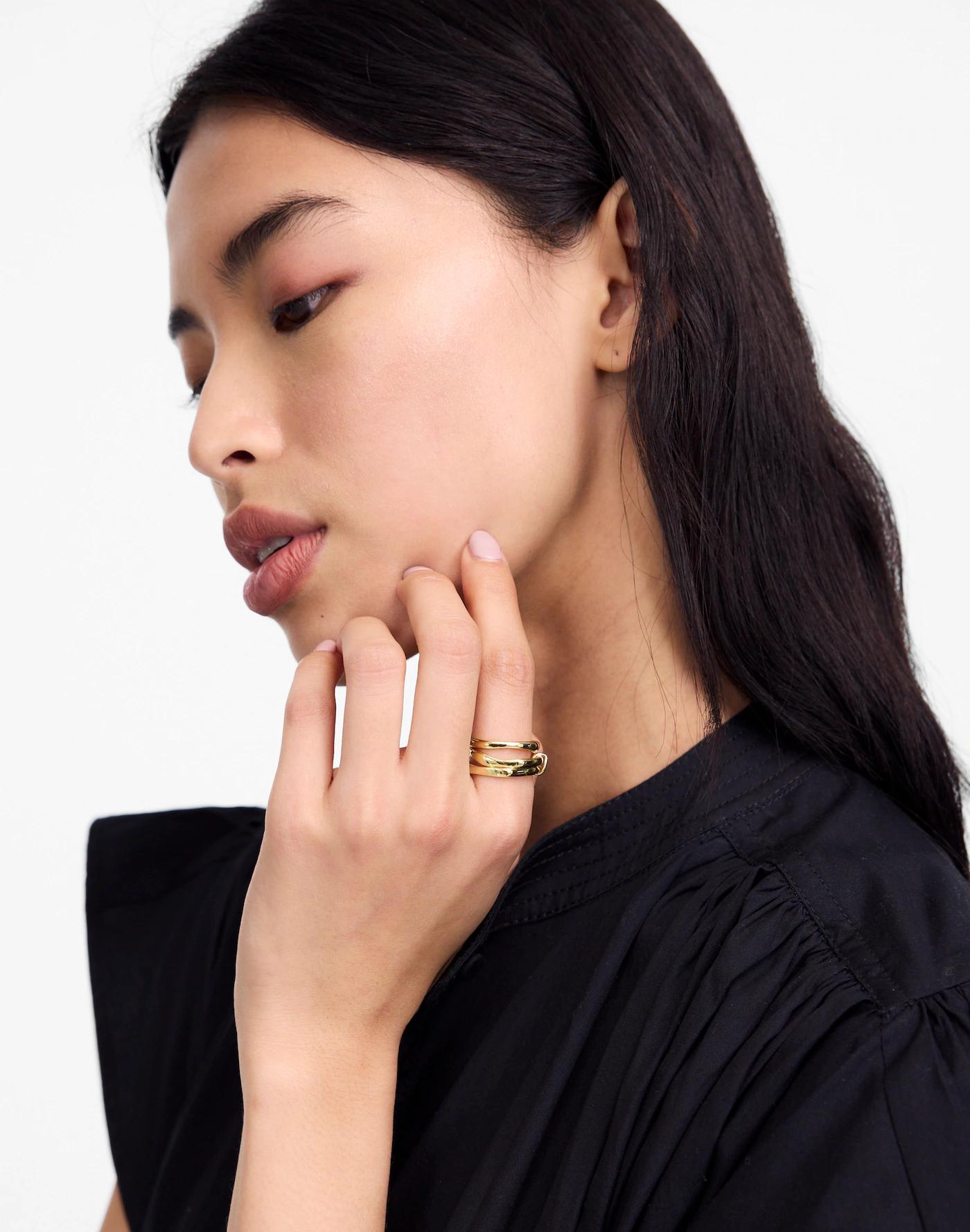 Wavy Linked Rings Product Image
