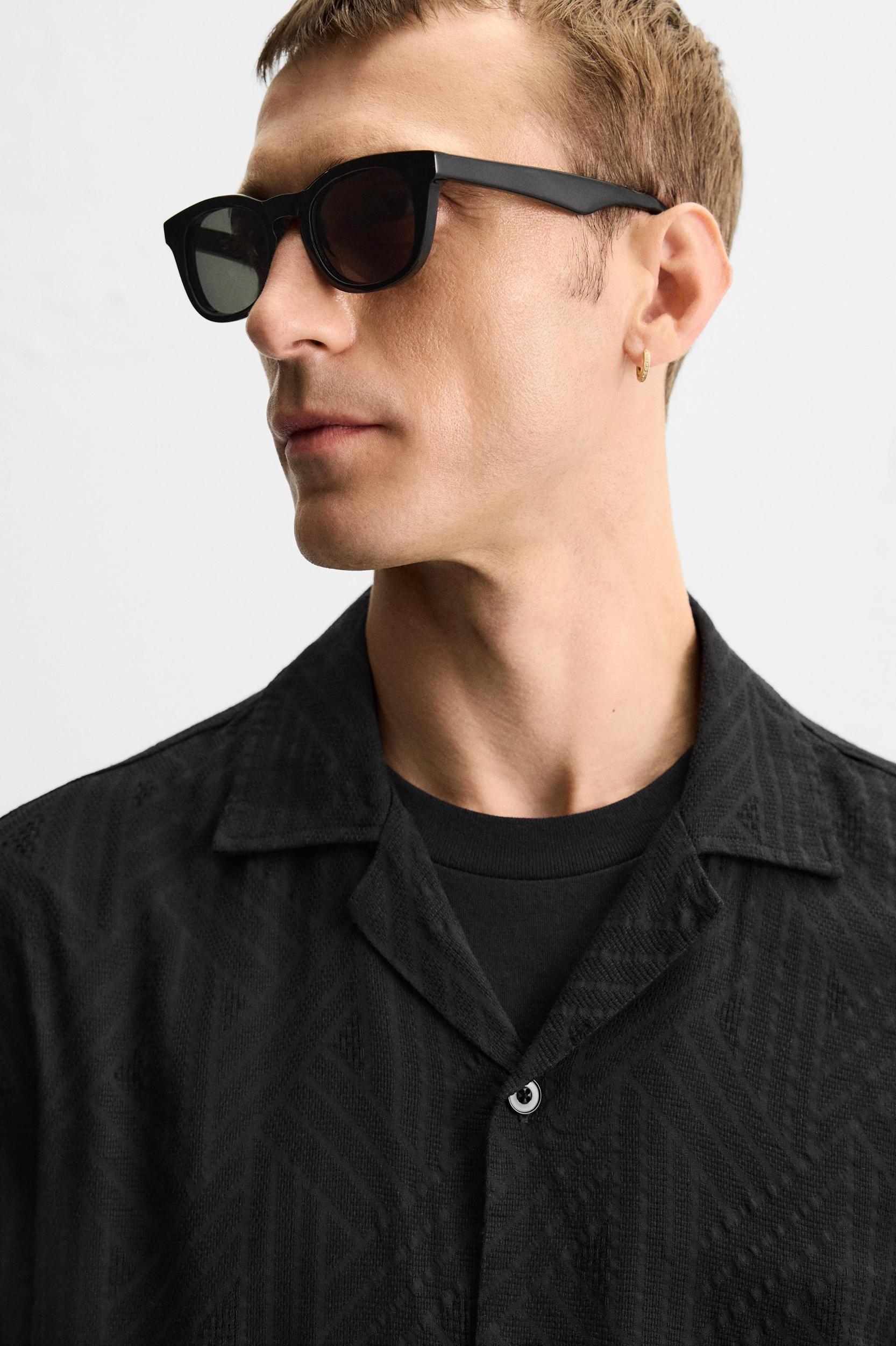 GEOMETRIC JACQUARD SHIRT Product Image