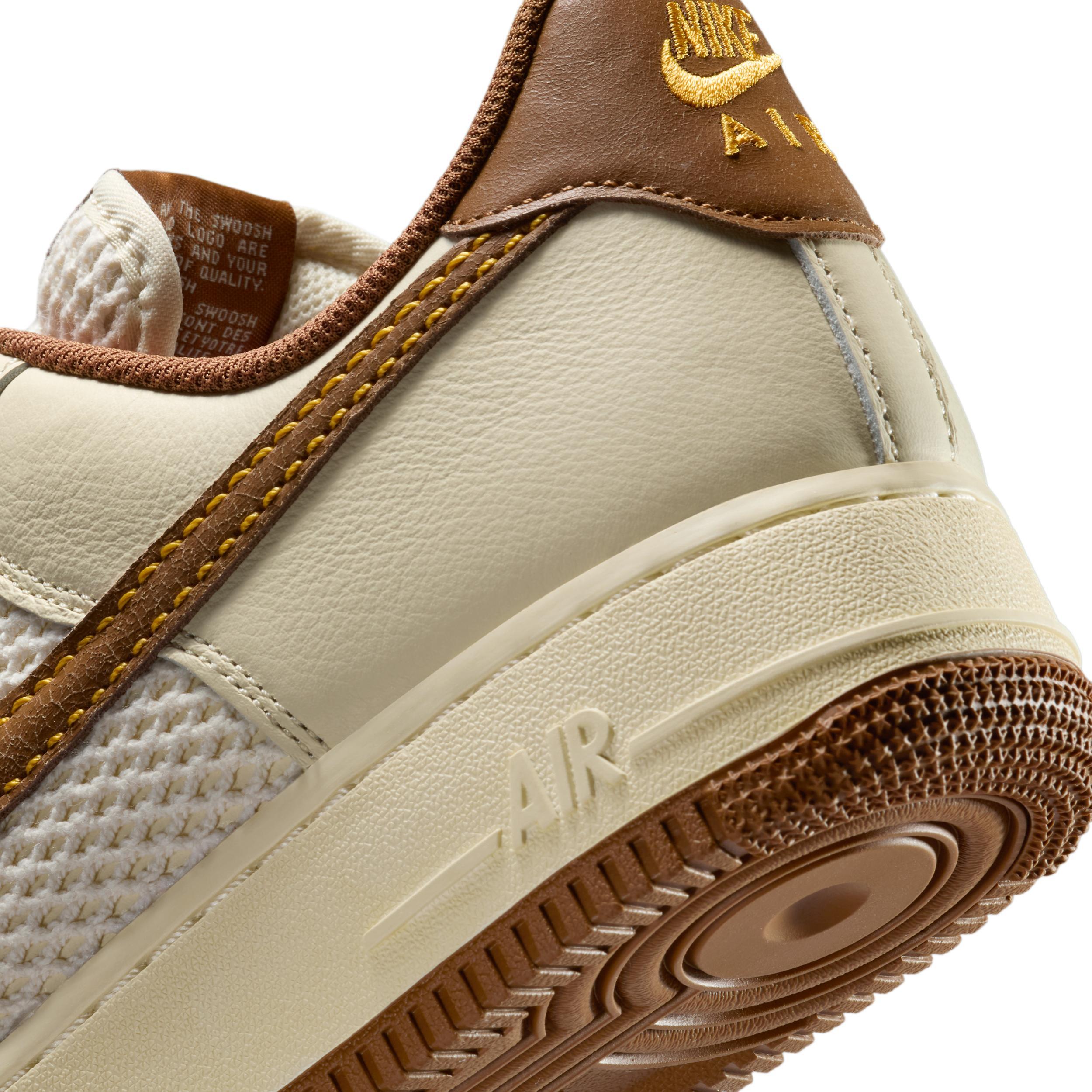 Nike Air Force 1 '07 LV8 Men's Shoes Product Image