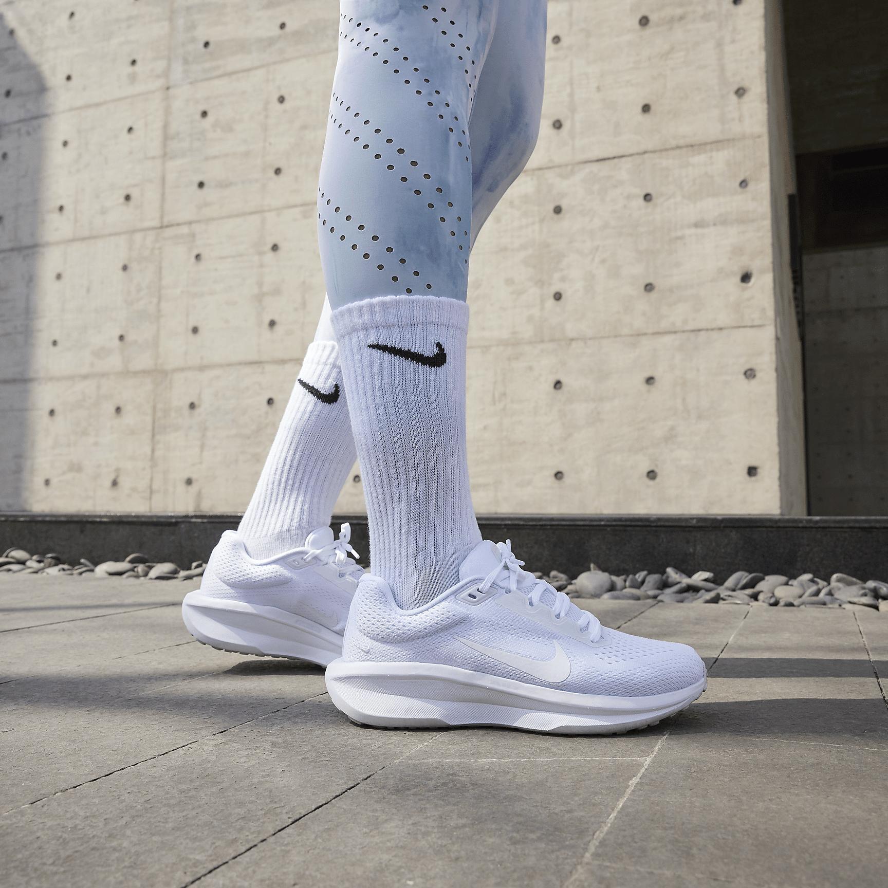 Nike Women's Winflo Road Running Shoes Product Image