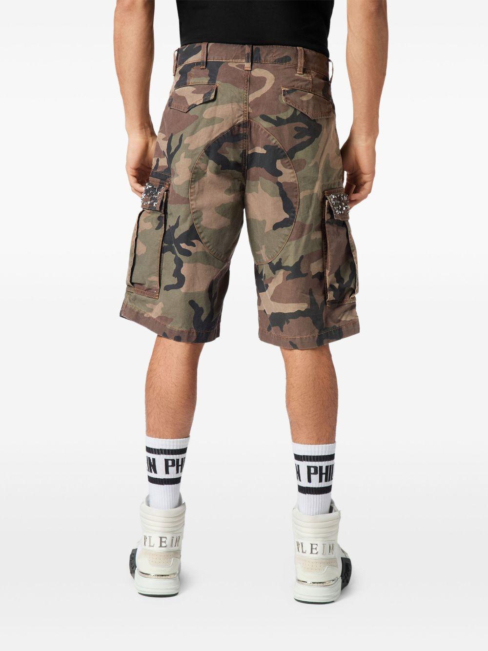 stud-embellished cargo shorts Product Image