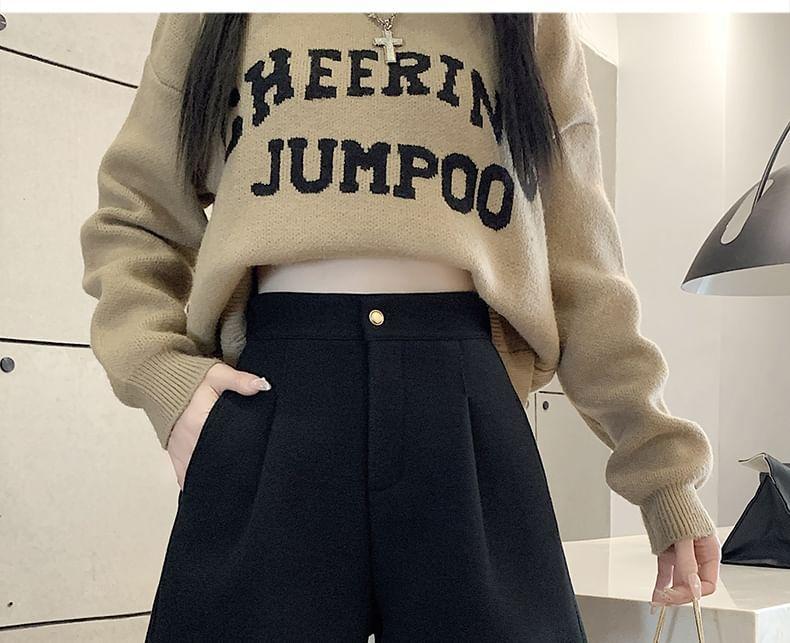 High Waist Plain Pleated Shorts Product Image