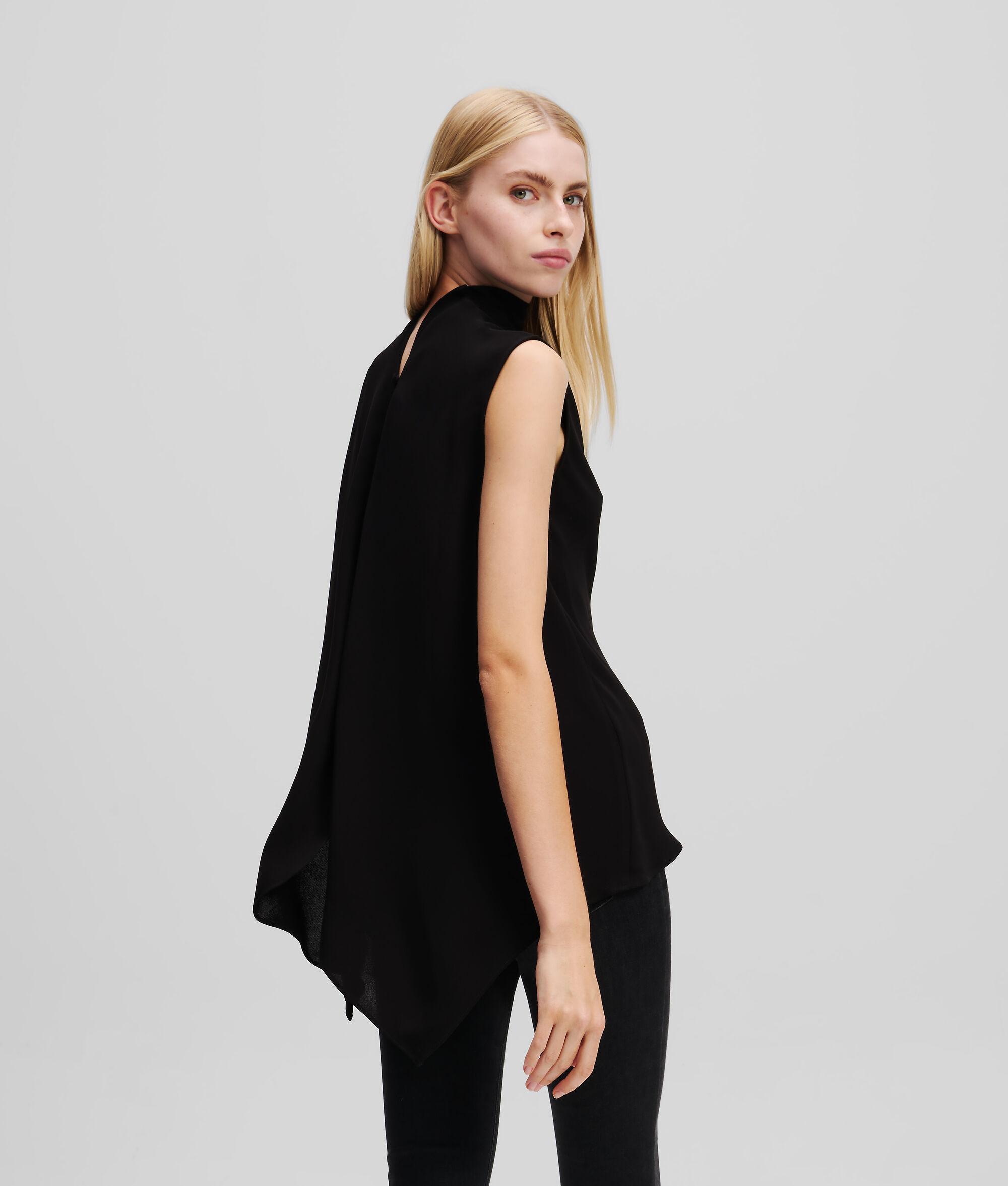 SLEEVELESS BLOUSE Product Image