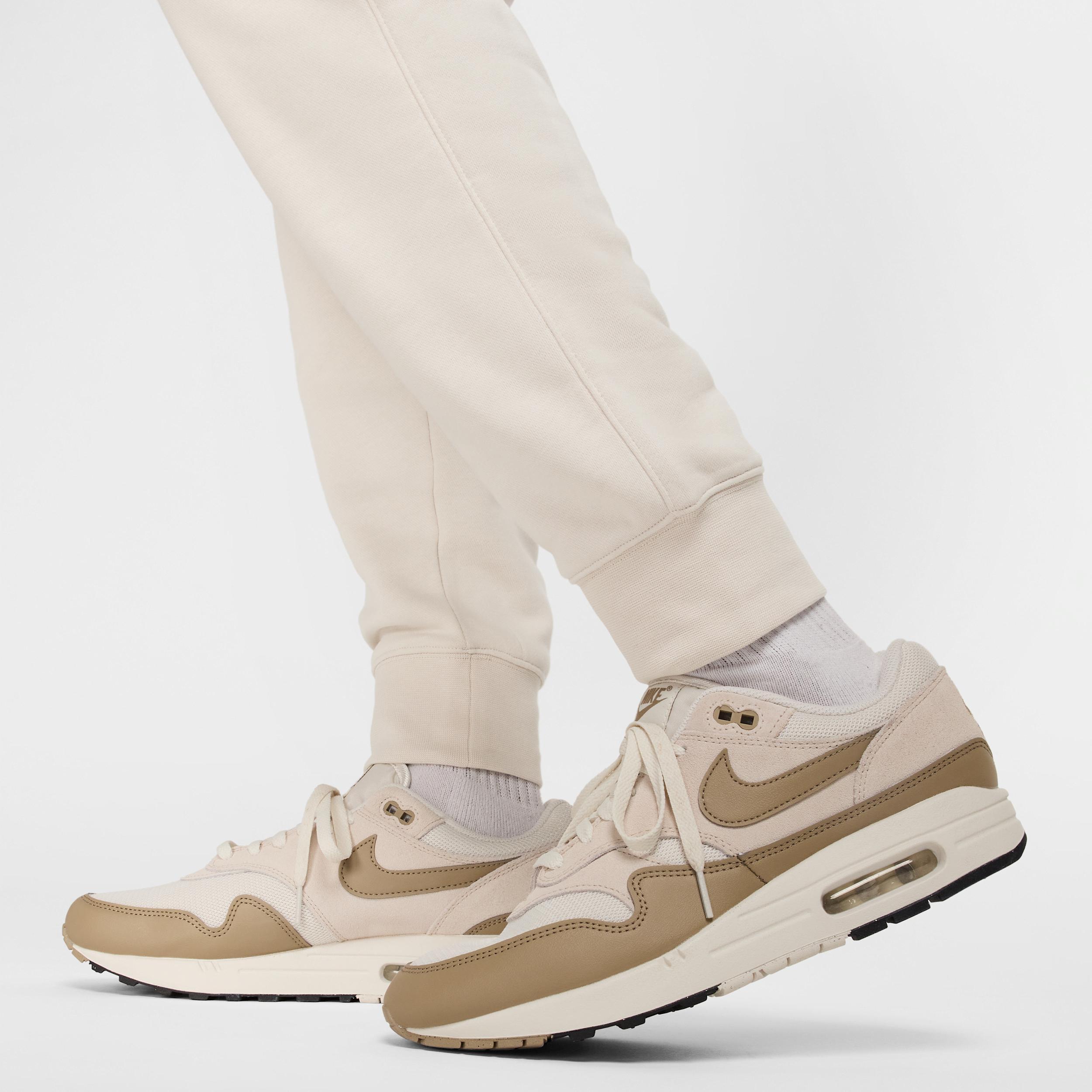 Club AmÃ©rica Club Special Edition Nike Men's Soccer French Terry Jogger Pants Product Image