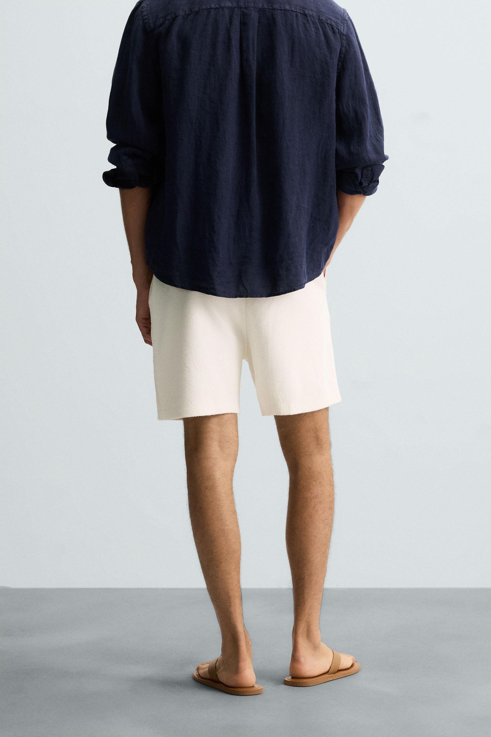 TEXTURE JOGGER SHORTS Product Image