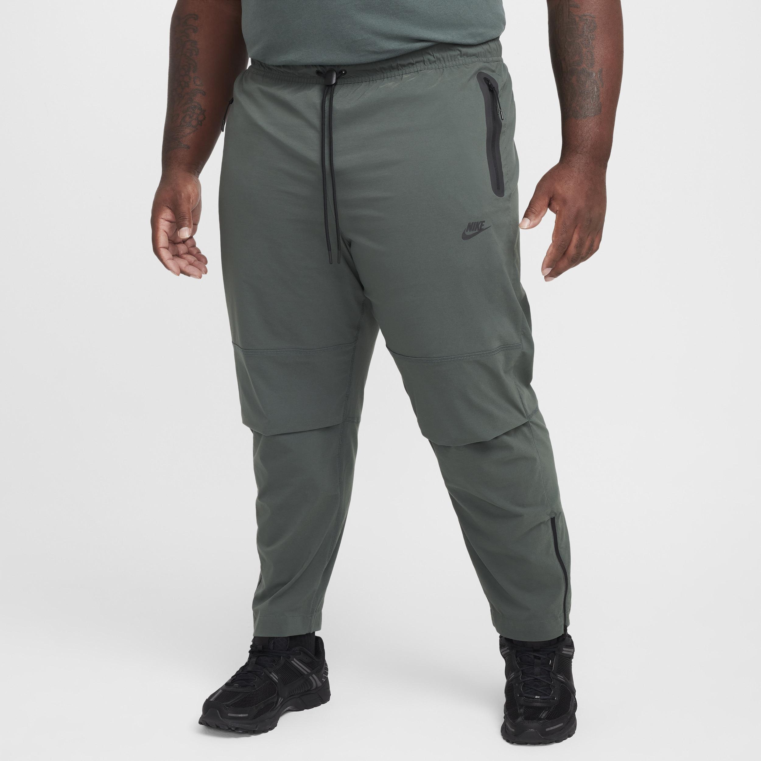 Nike Men's Tech Woven Pants Product Image