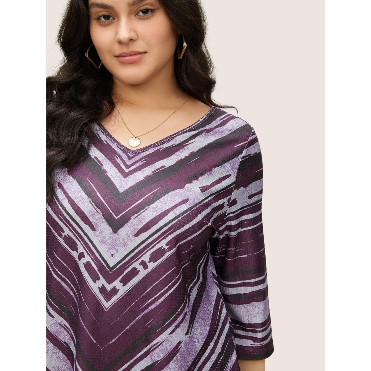 Plus Size Contrast Striped V Neck Asymmetrical Hem T-shirt Heather Women Casual Contrast Striped V-neck Everyday T-shirts BloomChic 14-16/1X Product Image