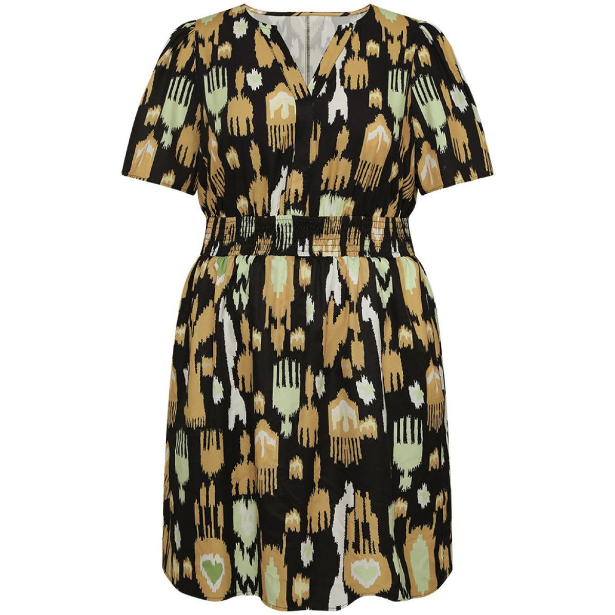 Plus Size Graphic Print Notched Shirred Pocket Puff Sleeve Dress Leopard Women Elegant Shirred V-neck Short sleeve Curvy Knee Dress BloomChic 30/6X Product Image