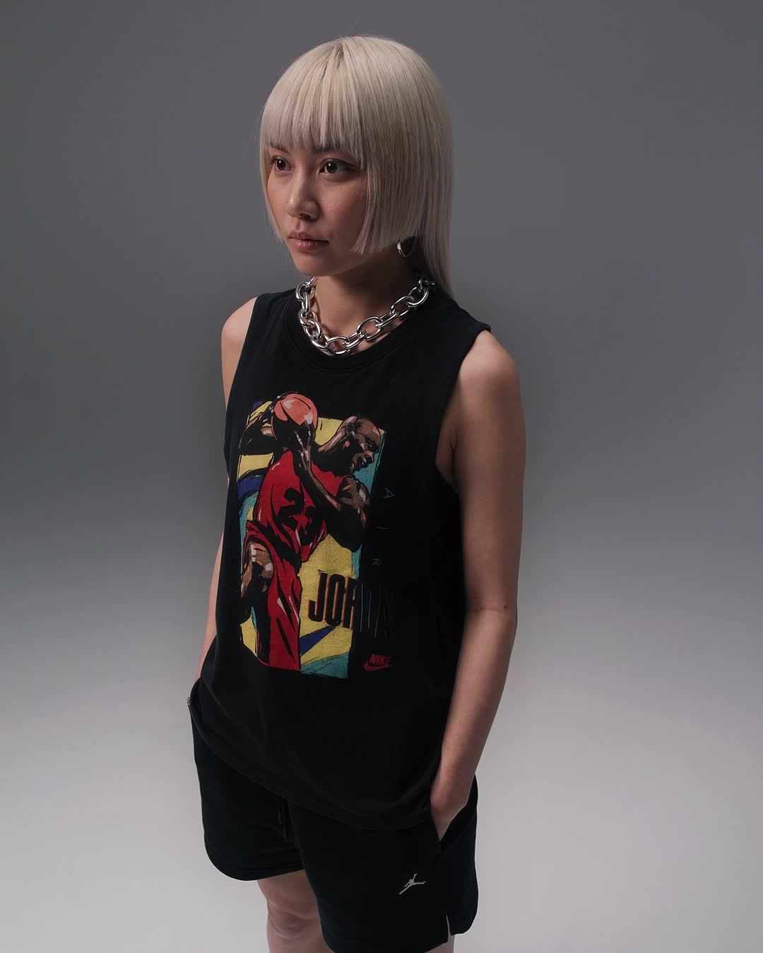 Women's Jordan Sleeveless Graphic T-Shirt Product Image