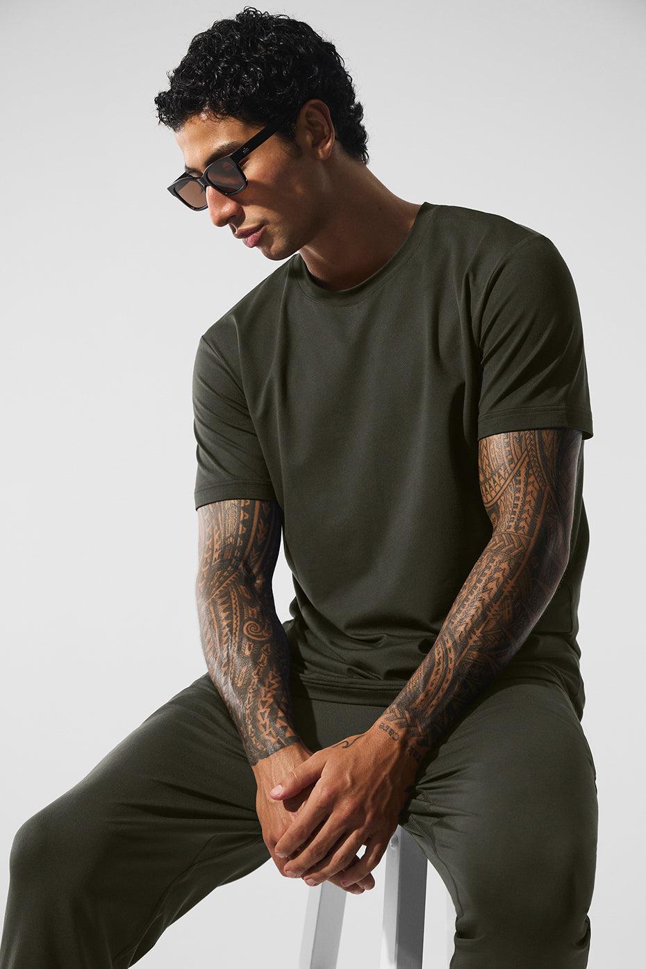 Alo Yoga | Conquer Reform Crewneck Short Sleeve Top Product Image