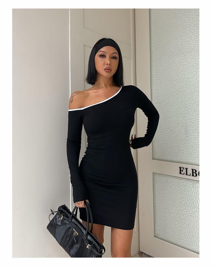 Long-Sleeve One-Shoulder Plain Contrast Trim Mini Sheath Dress / T-Shirt Product Image