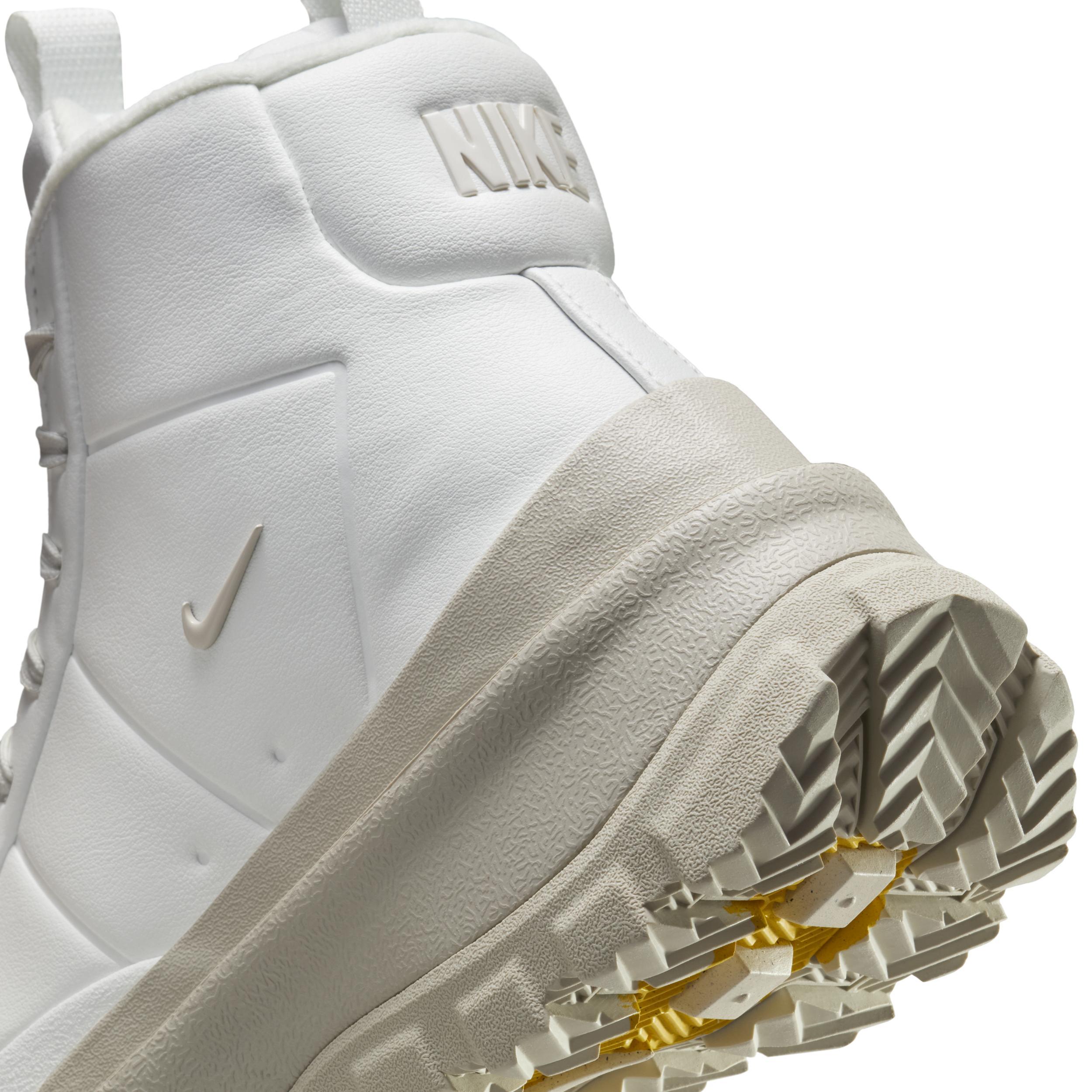 Nike Women's Blazer Roam Mid Winterized Shoes Product Image