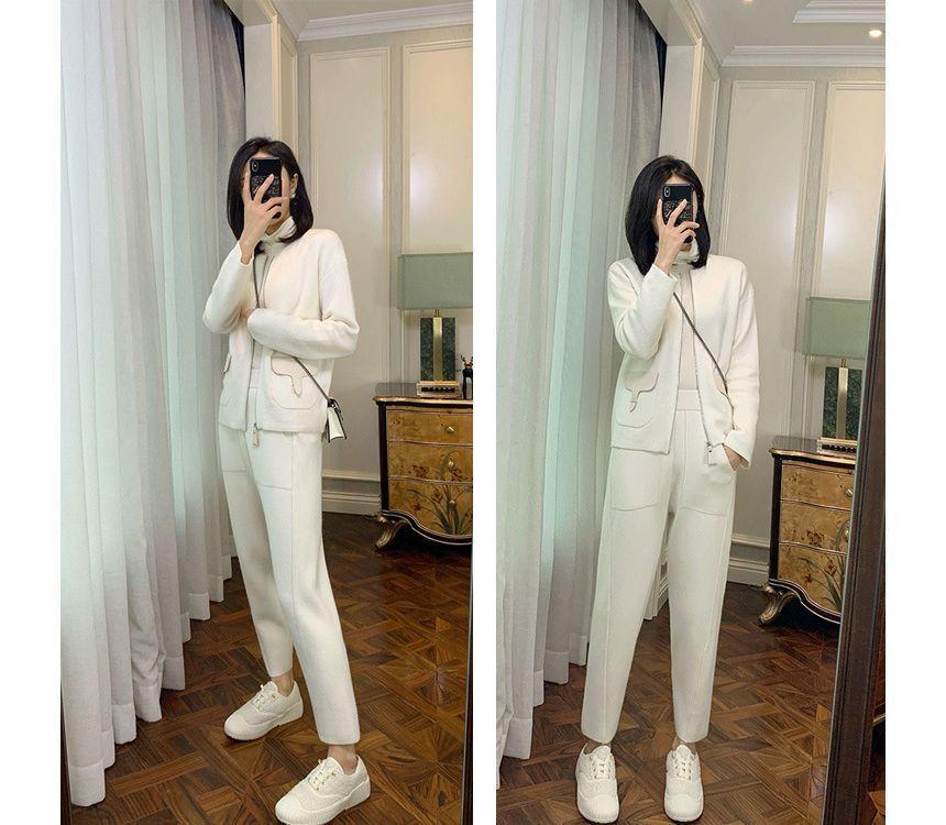 Elastic Waist Cropped Pants Product Image