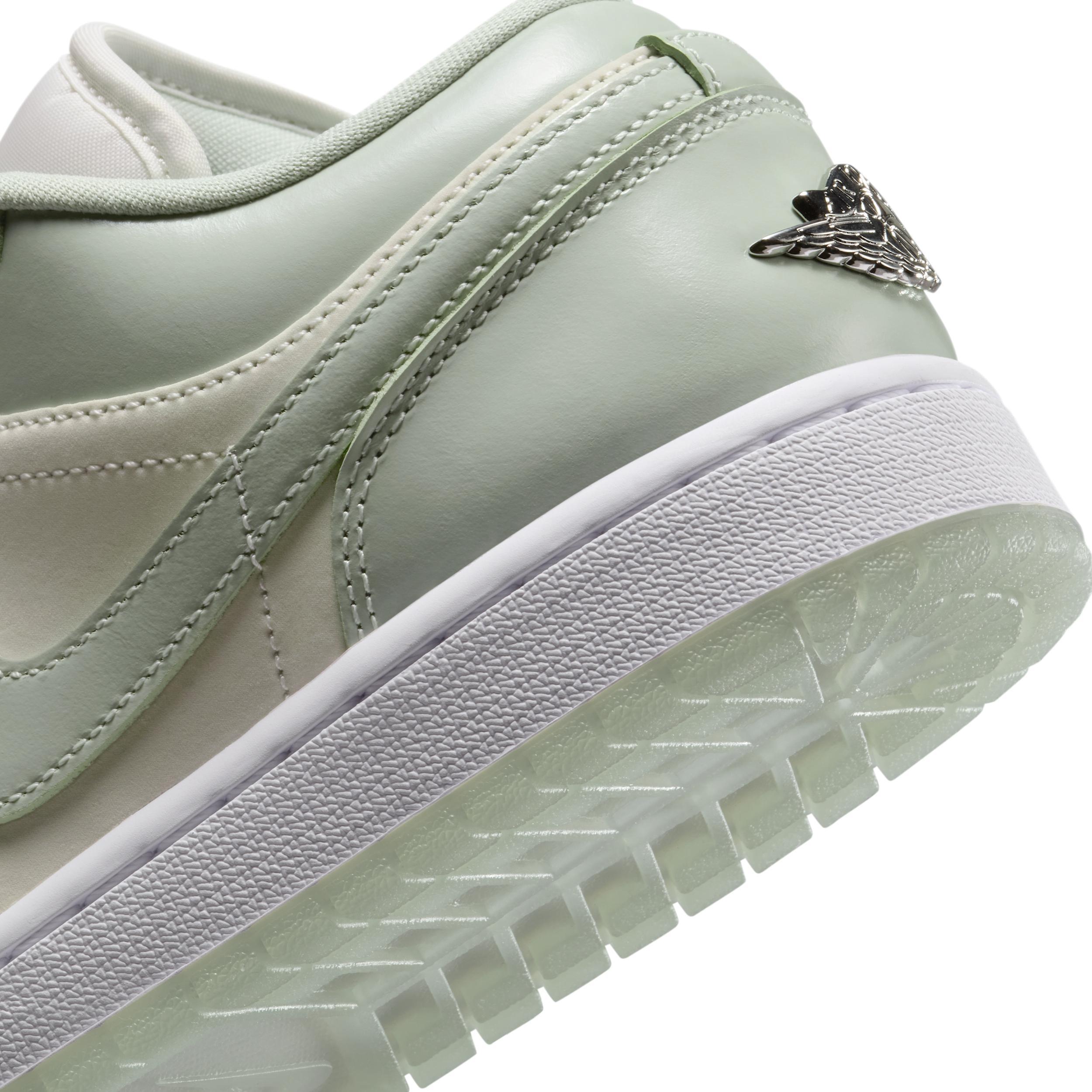 Women's Air Jordan 1 Low SE Shoes Product Image