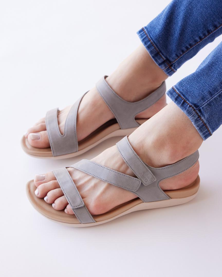 Oasis Sandal Metatarsal Product Image