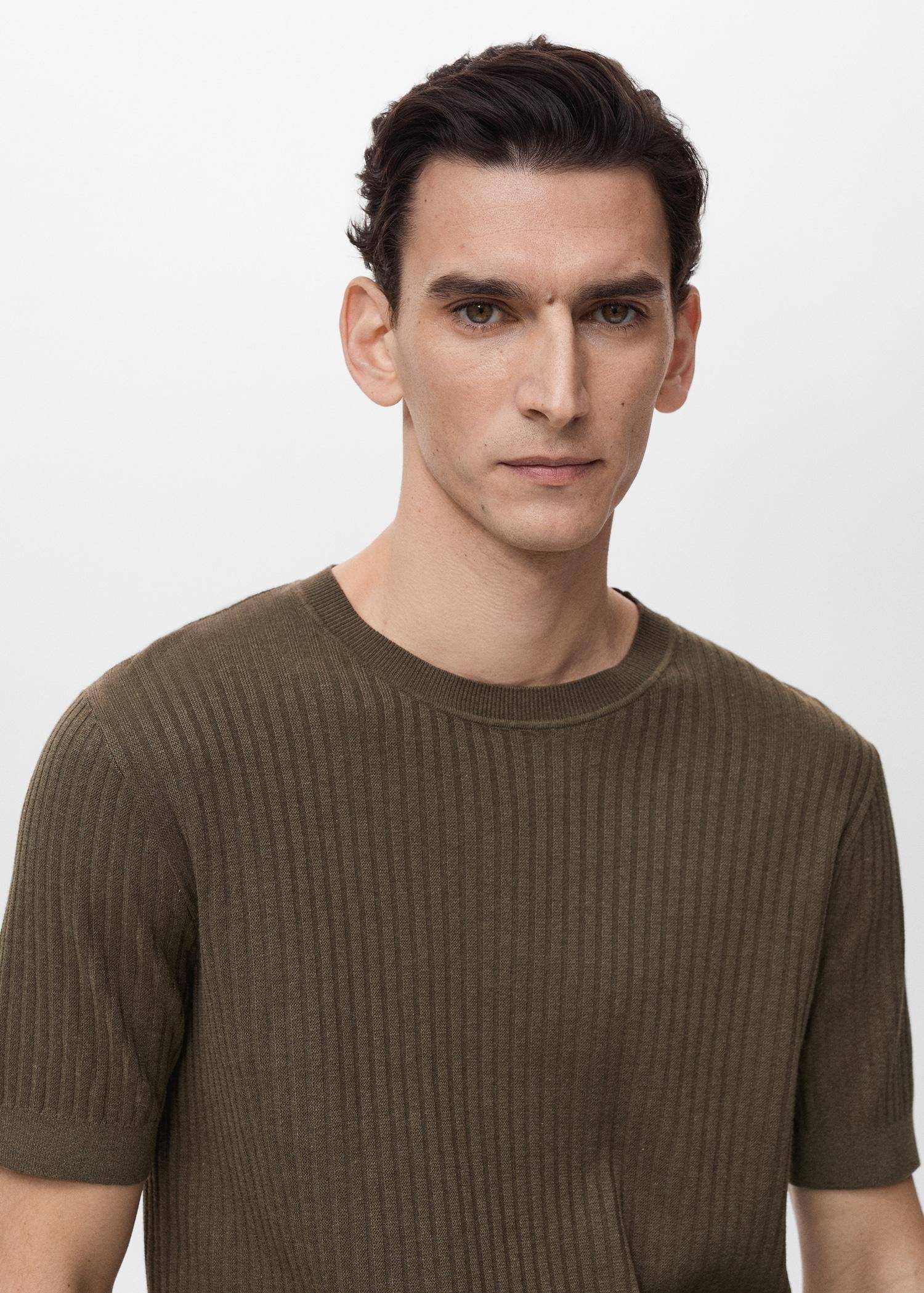Textured striped T-shirt - Men | MANGO USA Product Image