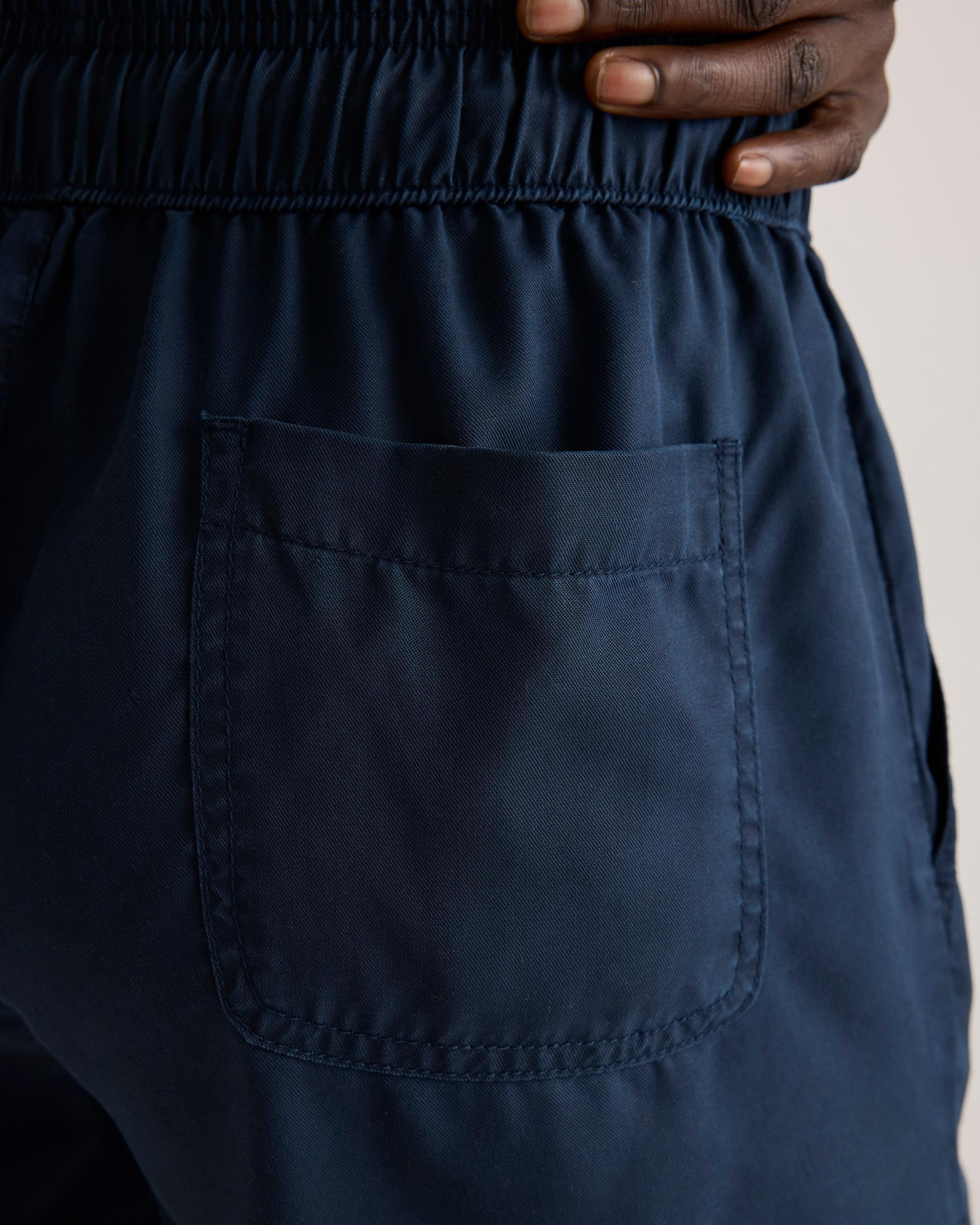 Quince | Women's Vintage Wash Tencel Utility Shorts Size XL Product Image