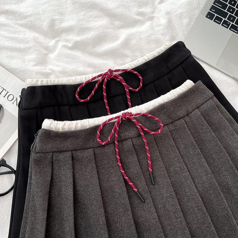 High Waist Contrast Trim Pleated Mini A-Line Skirt Product Image