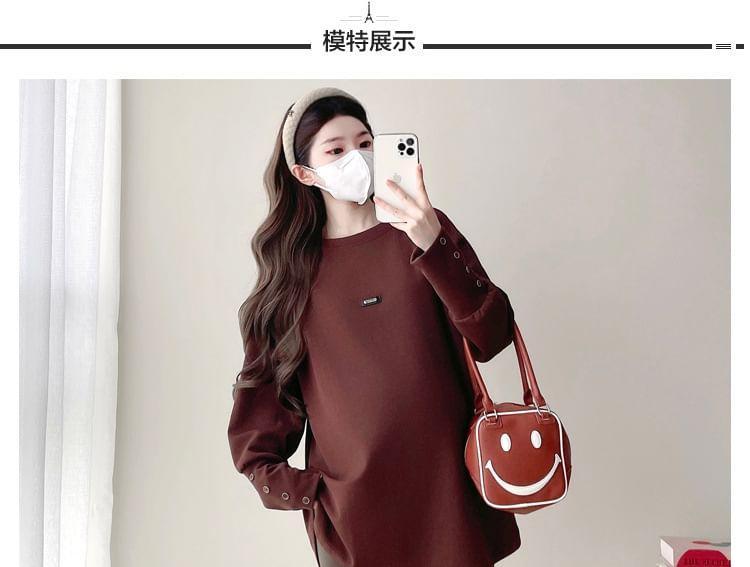 Maternity Crew Neck Plain Applique Side-Slit Pullover Product Image