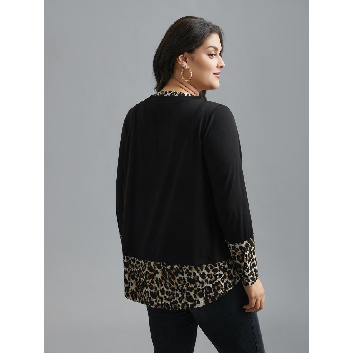 Plus Size Contrast Patchwork Leopard Stretchy T-shirt Black Women Casual Contrast Notched collar Everyday T-shirts BloomChic 30/6X Product Image