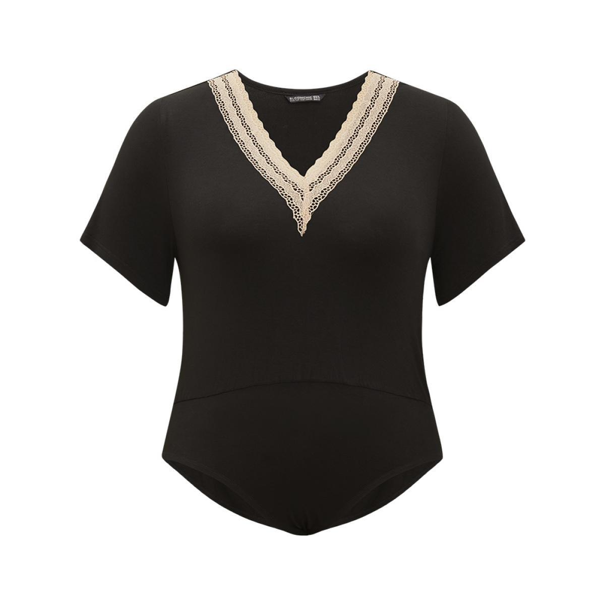 Plus Size Contrast Lace Patchwork V Neck Bodysuit Women Black Plain Lace Bodysuits BloomChic 18-20/2X Product Image