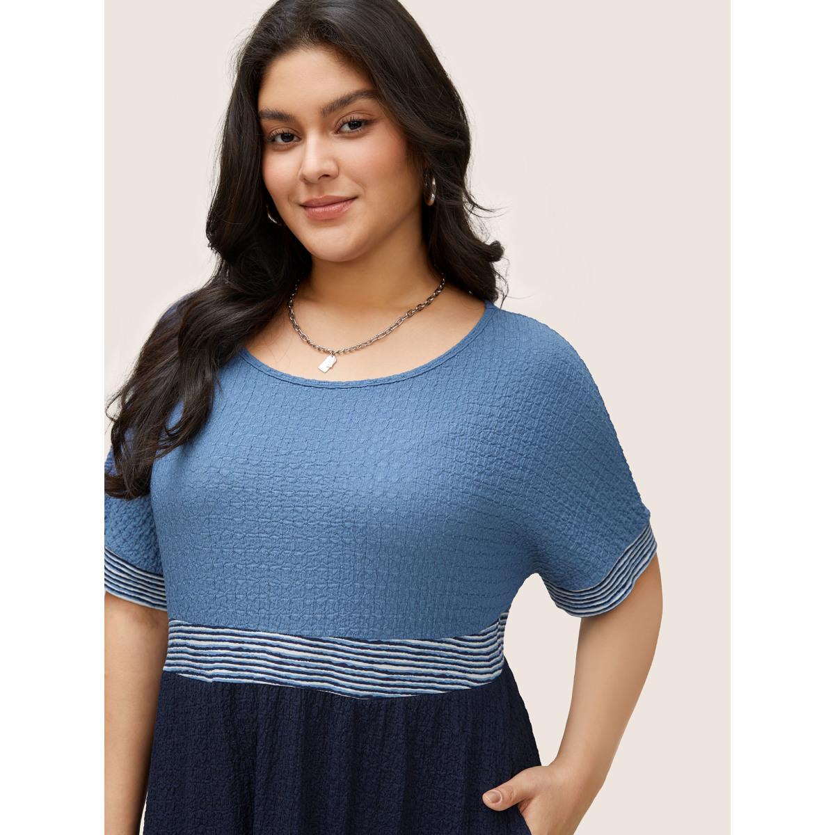Plus Size Plisse Striped Colorblock Batwing Sleeve Dress Blue Women Casual Non Round Neck Short sleeve Curvy Knee Dress BloomChic 10/M Product Image