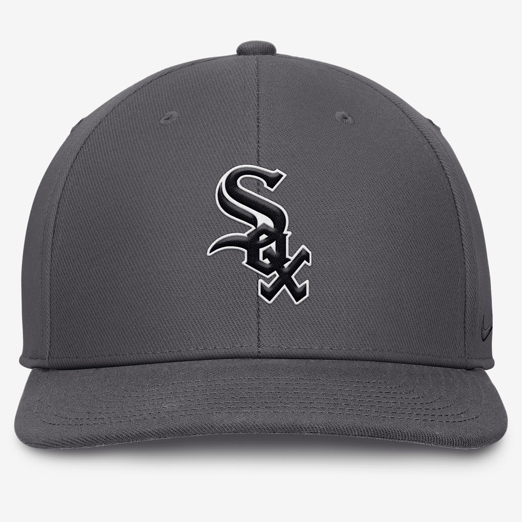 Chicago White Sox Pro Men's Nike Dri-FIT MLB Adjustable Hat Product Image