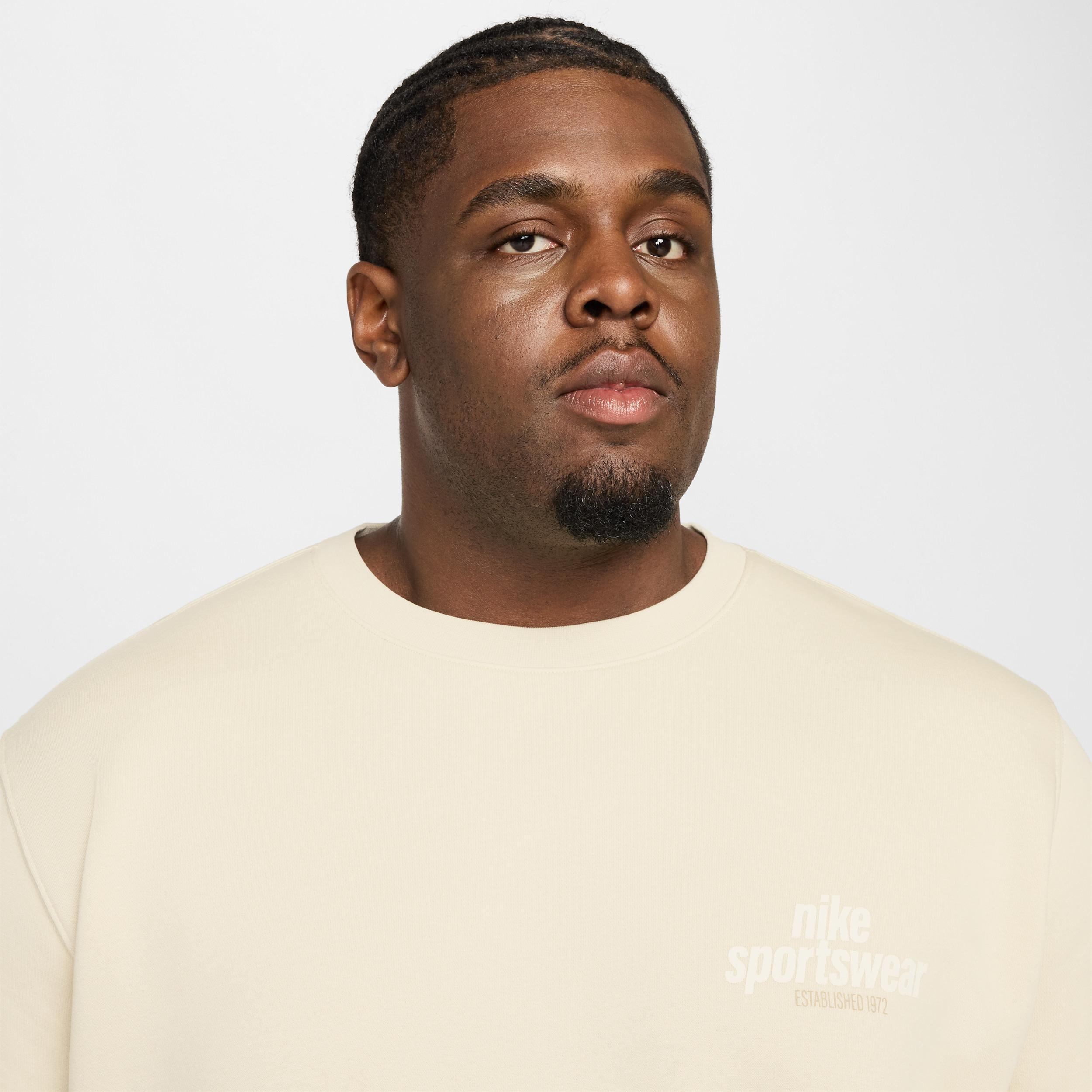 Nike Men's Club Fleece Crew Product Image
