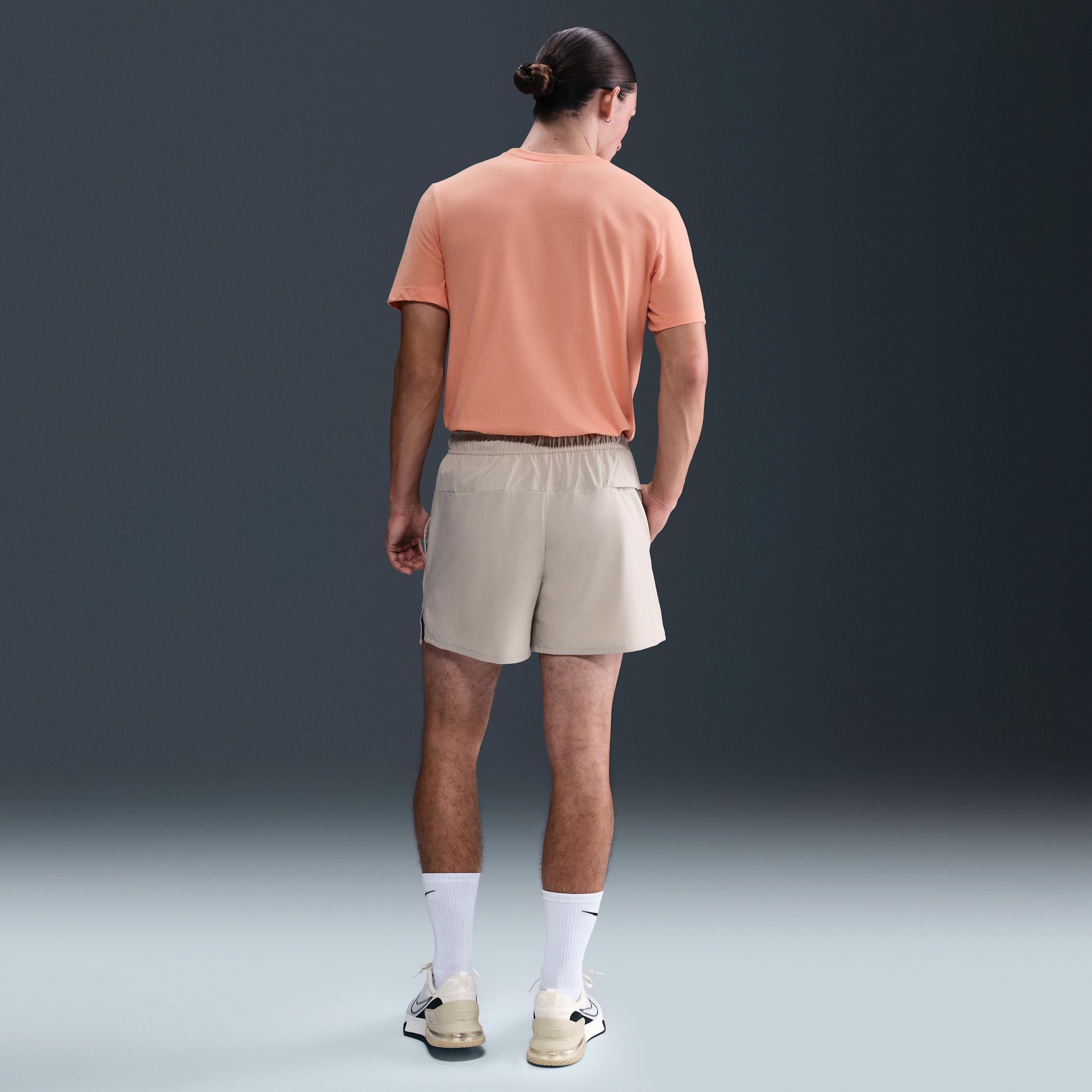 Nike Men's Dri-FIT Fitness T-Shirt Product Image