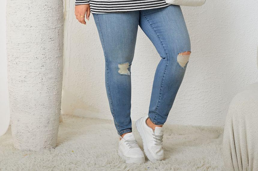 Mutton Sleeve Crew Neck Striped Knit Top Product Image
