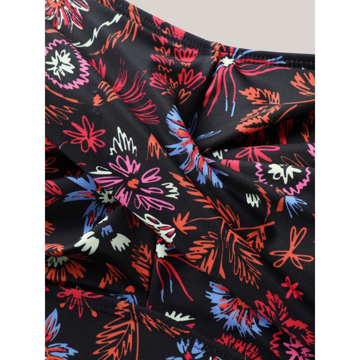 Plus Size Floral Print Twist Front Swim Top Women's Swimwear Black Beach Twist High stretch Skinny Heart neckline Curve Swim Tops BloomChic 12/L Product Image