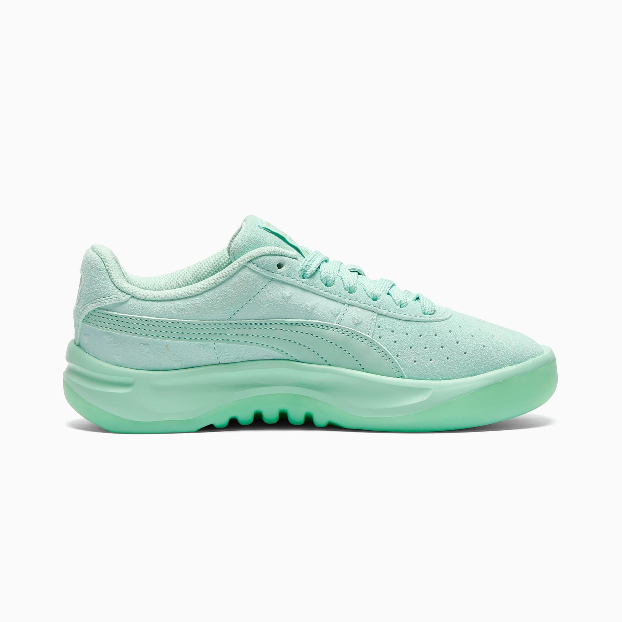 GV Special SOA Hearts Sneakers Women Product Image